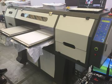 China Leid aan Kledingstukprinter/de Drukmachine van het T-stukoverhemd met de hoofden van Epson DX5 leverancier