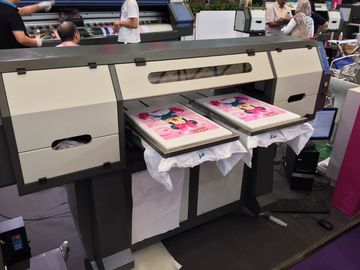 China leid aan kledingstukprinter TX202 voor T-shirtdruk met de hoofden van Epson DX5 leverancier
